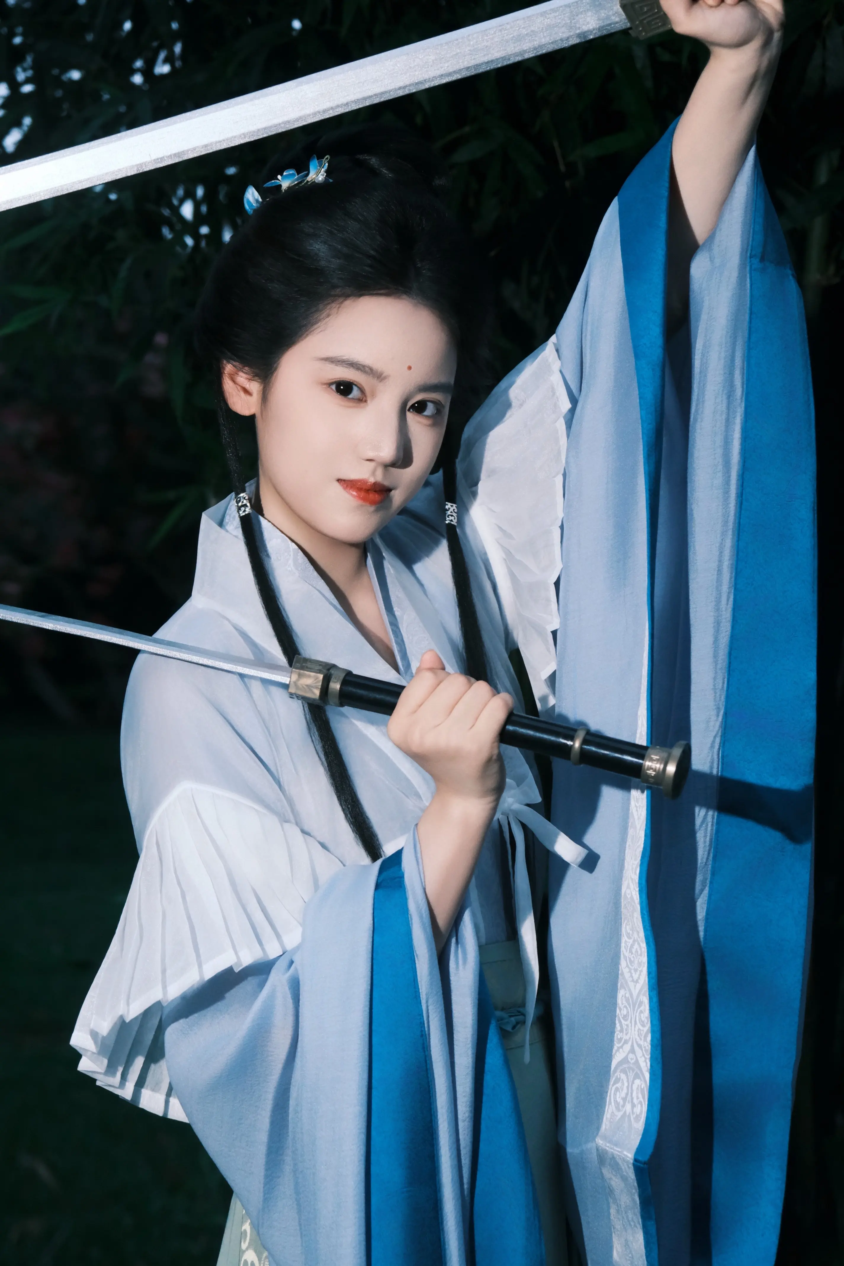 我的少女时代有很严重的江湖病。  依旧是富士女摄NC滤镜直出的一组