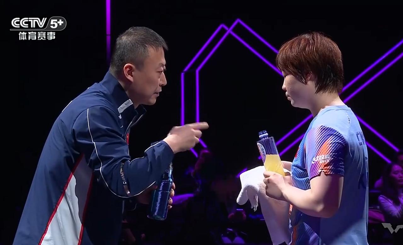 【蒯曼慢热，11-9拿下第二局，大比分1-1】
重庆冠军赛女单决赛，第二局蒯曼状