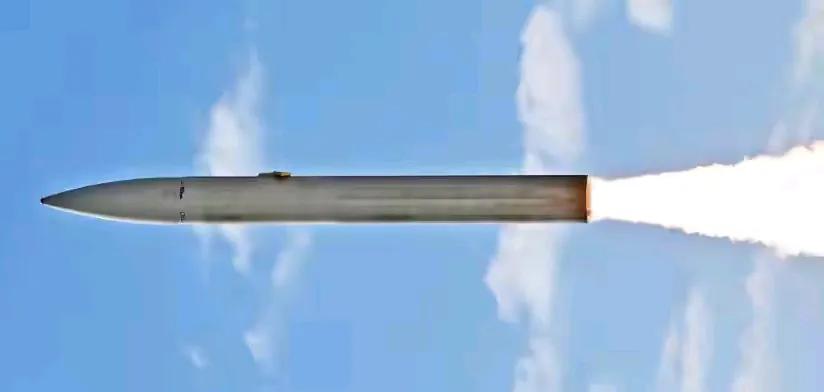 美国正在研制的“暗鹰”高超音速导弹试射成功，但现在仍没有装备军队。
“暗鹰”高超