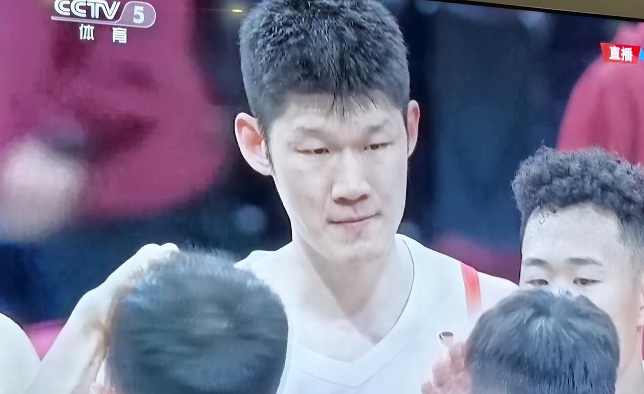 赢下日本和中国台北关键两仗！给中国男篮打个分吧！
郭仕强，7分！团结队员是他强项