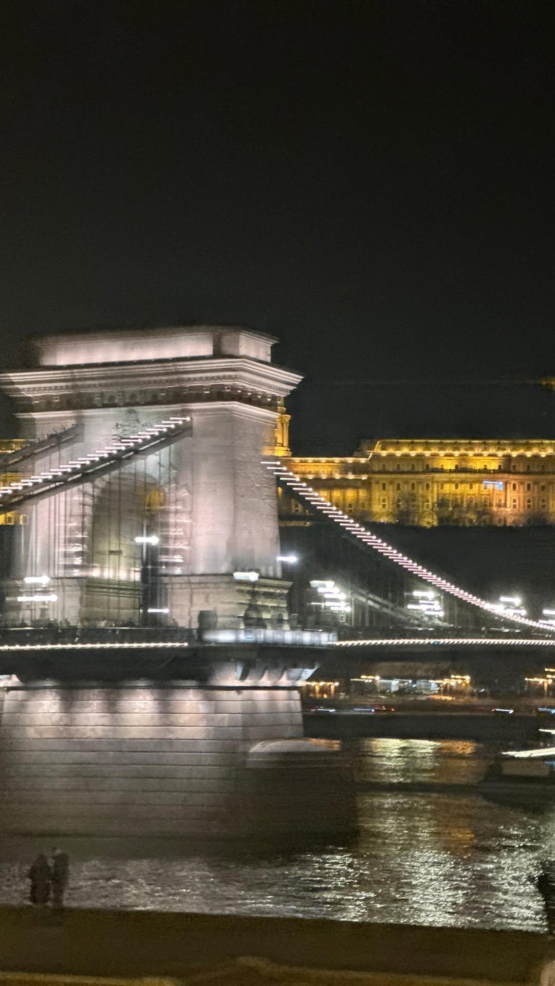 彭于晏 🧧大年初七 Eddie Peng 彭于晏更新动态啦🌁大桥的一头有石狮