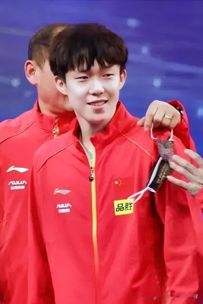 2025年东三省十佳运动员排行榜

1、王楚钦，吉林省吉林市人，世乒赛新科男单冠