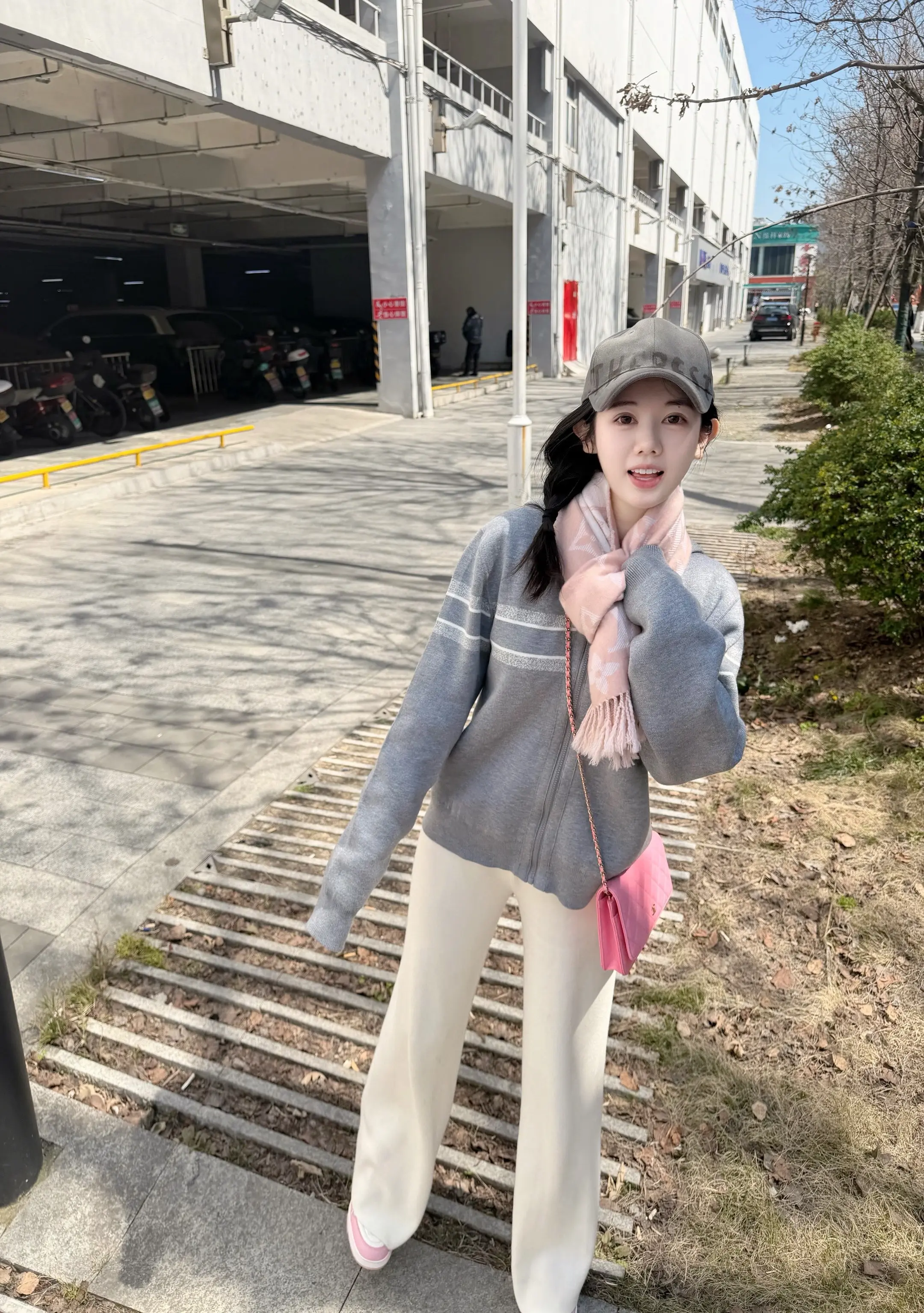 今天偷懒不化妆了～