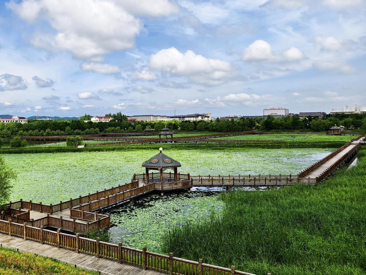 一路山色，随手拍一张风景照吉林敦化六鼎山景区。