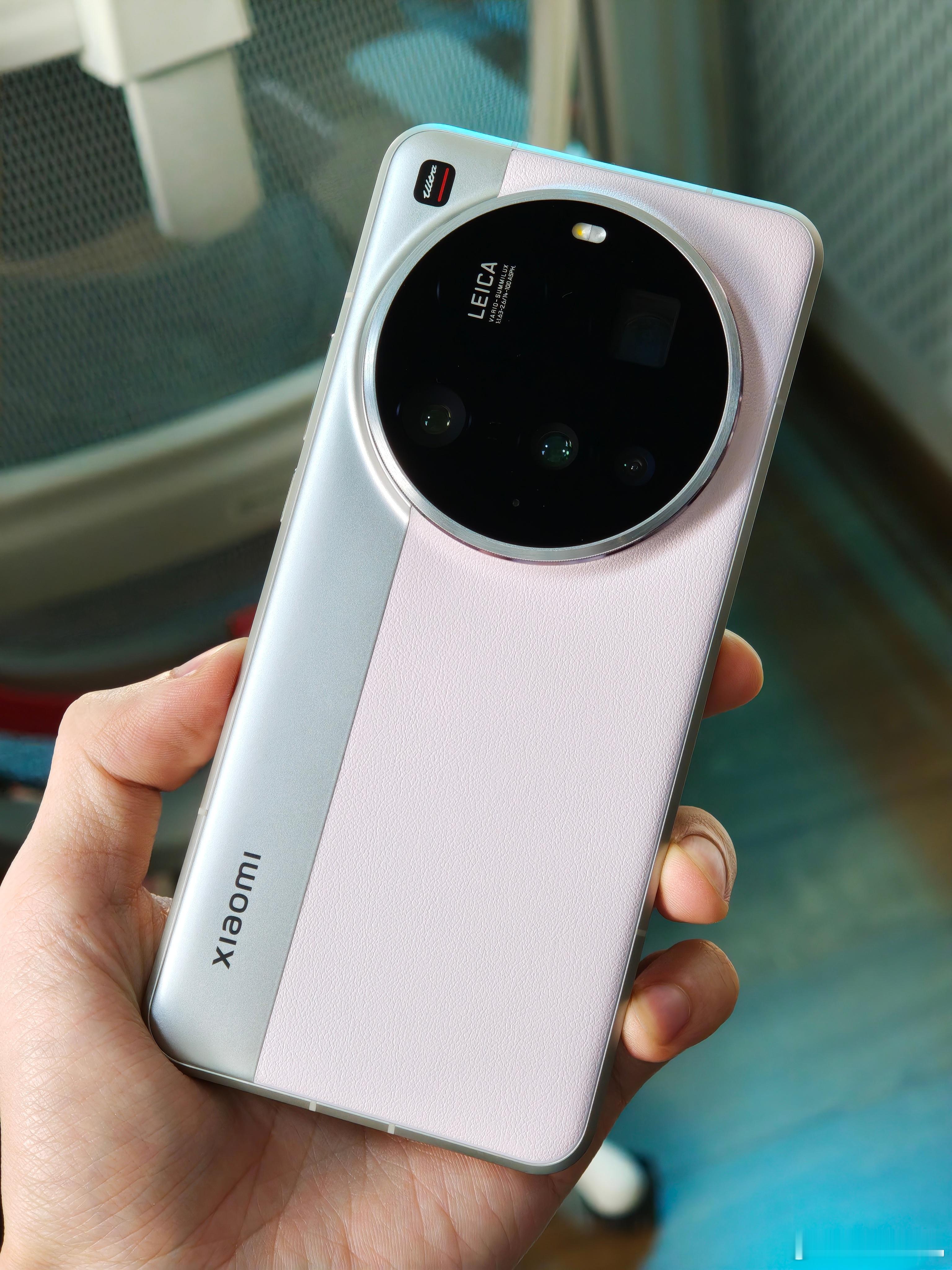 小米家人们，我的小米15 Ultra是不是升咖了。[泪] ​​​