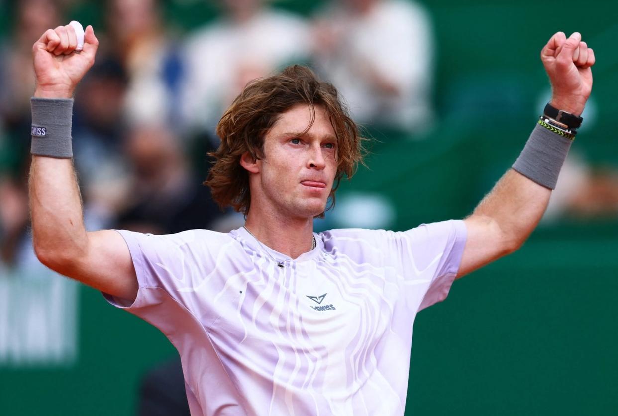 卢布列夫巴塞罗那公开赛第二轮比赛时刻
        北京时间2026年4月16