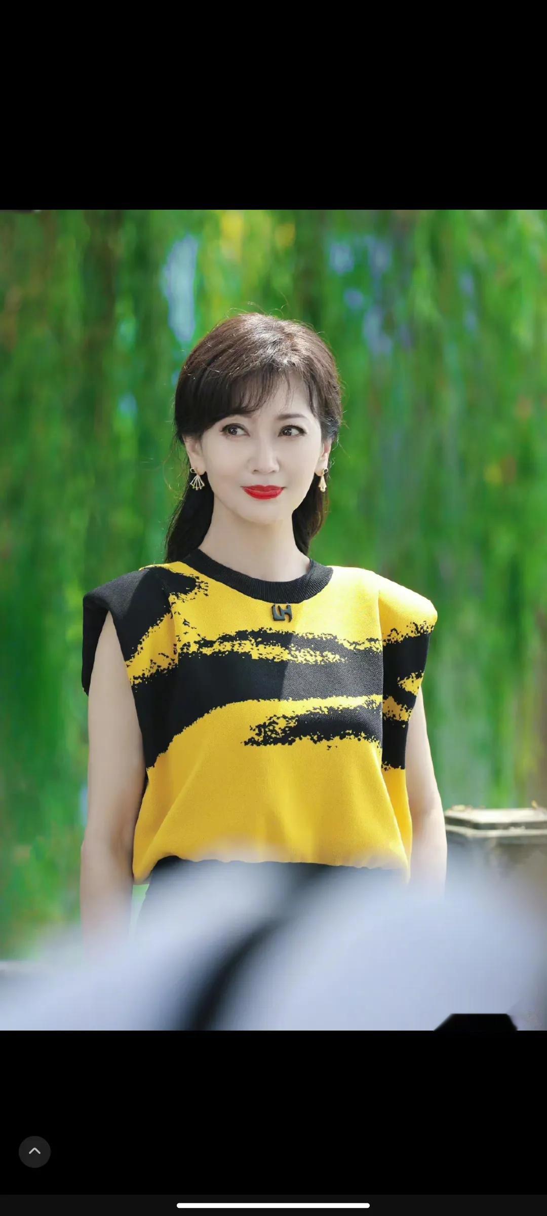 古典美人赵雅芝故地重游

        今天赵雅芝又故地重游，并发了微博。她说
