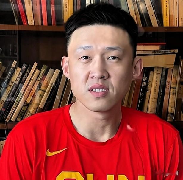 没想到周鹏的处境非常尴尬啊，之前说不想坐冷板凳，还想继续征战赛场，可现在的处境是