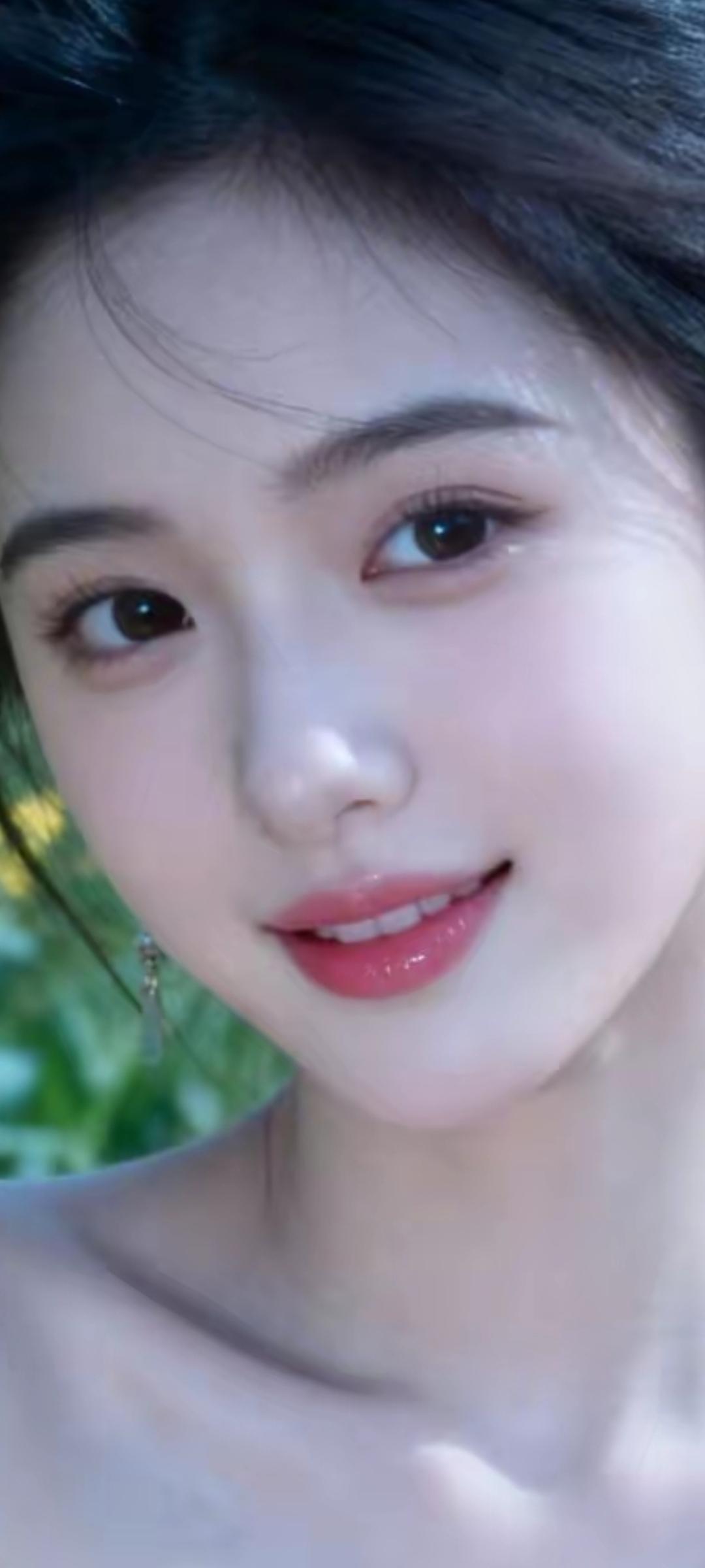 阳光下的微笑，自然又迷人