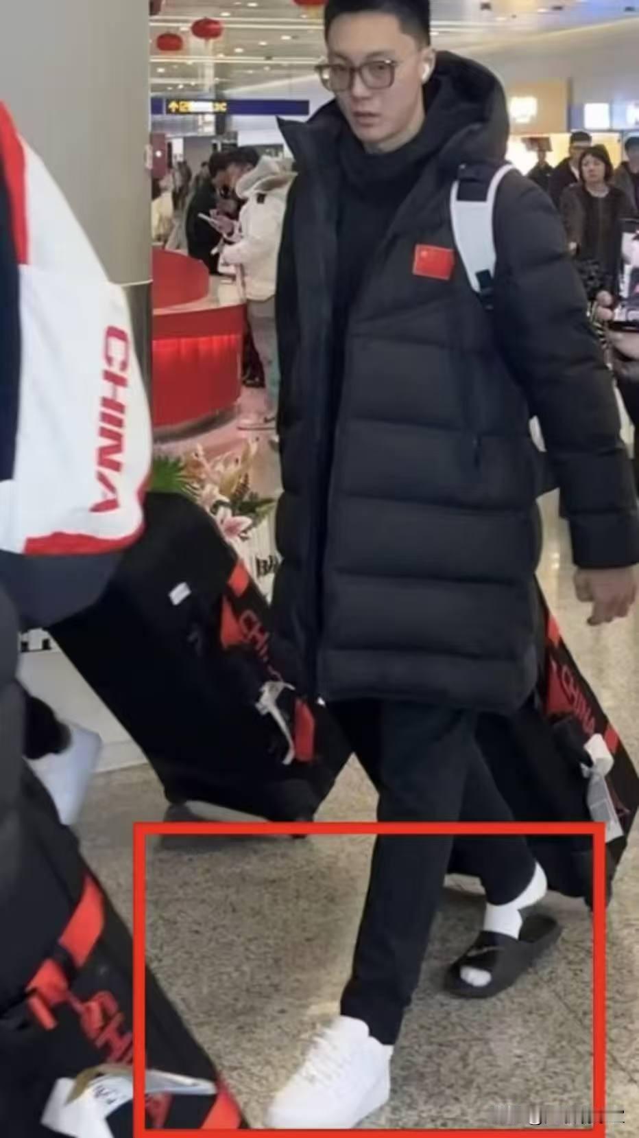 有一说一，胡明轩落选世预赛中国男篮12人名单其实是好事
对中国男篮而言，以胡明轩