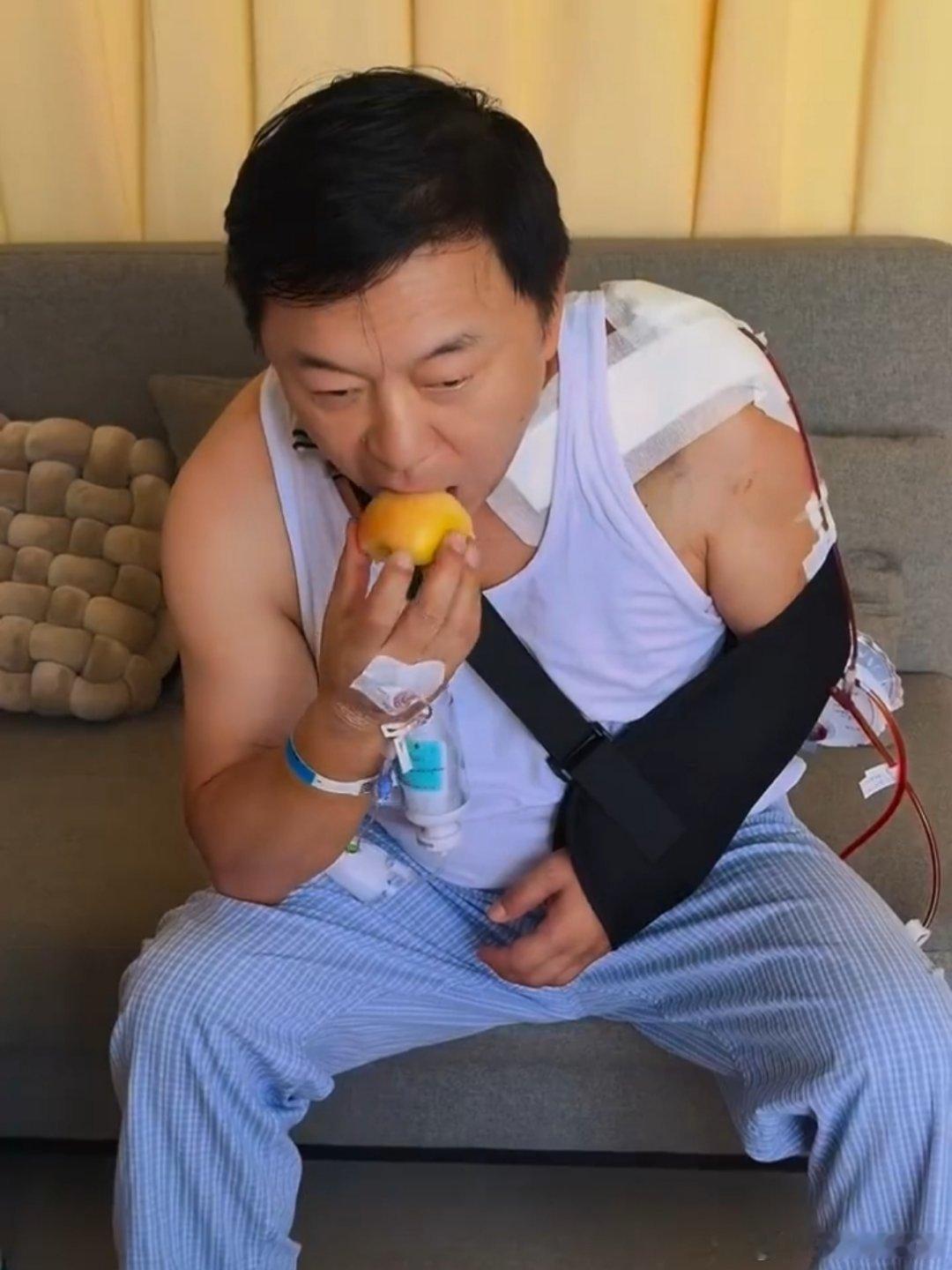 刚看到黄渤骨折，又刷到了王迅张艺兴合体极限挑战最开始的那班人马，有机会重聚再录《