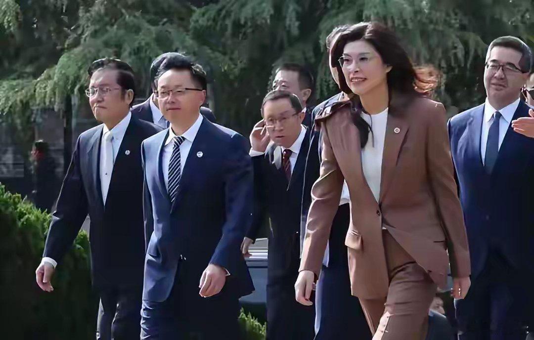 帮大陆拦下4700亿军购，美称郑丽文彻底被低估，大陆态度早已亮明大家好，我是小凯