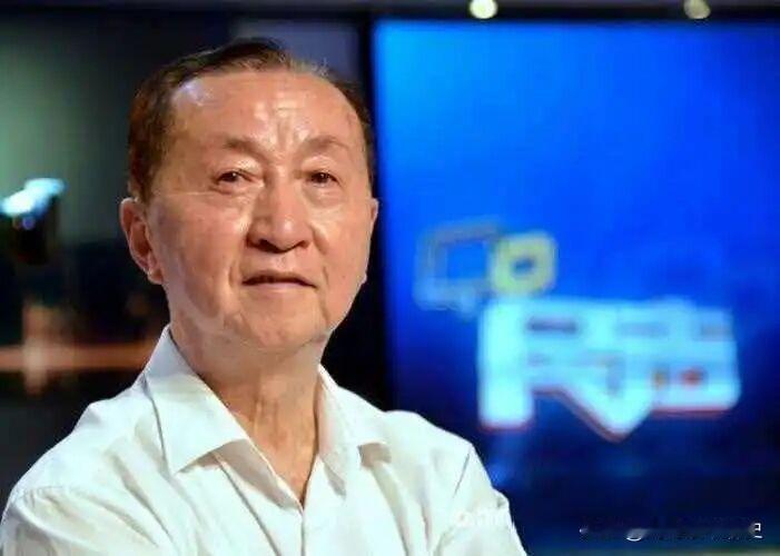 林则徐后代被笑作秀，他没回嘴，只做了一件事

2005年，南京。
一间中学礼堂。