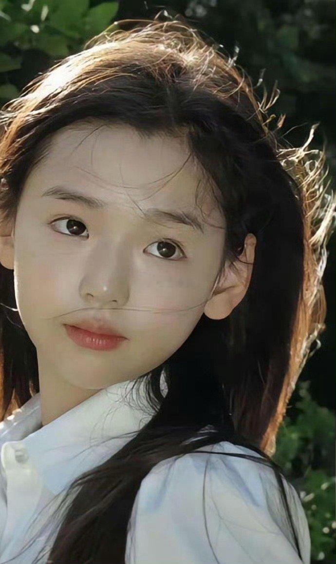 董璇和9岁女儿小酒窝，第一次觉得明星的孩子应该也是明星 