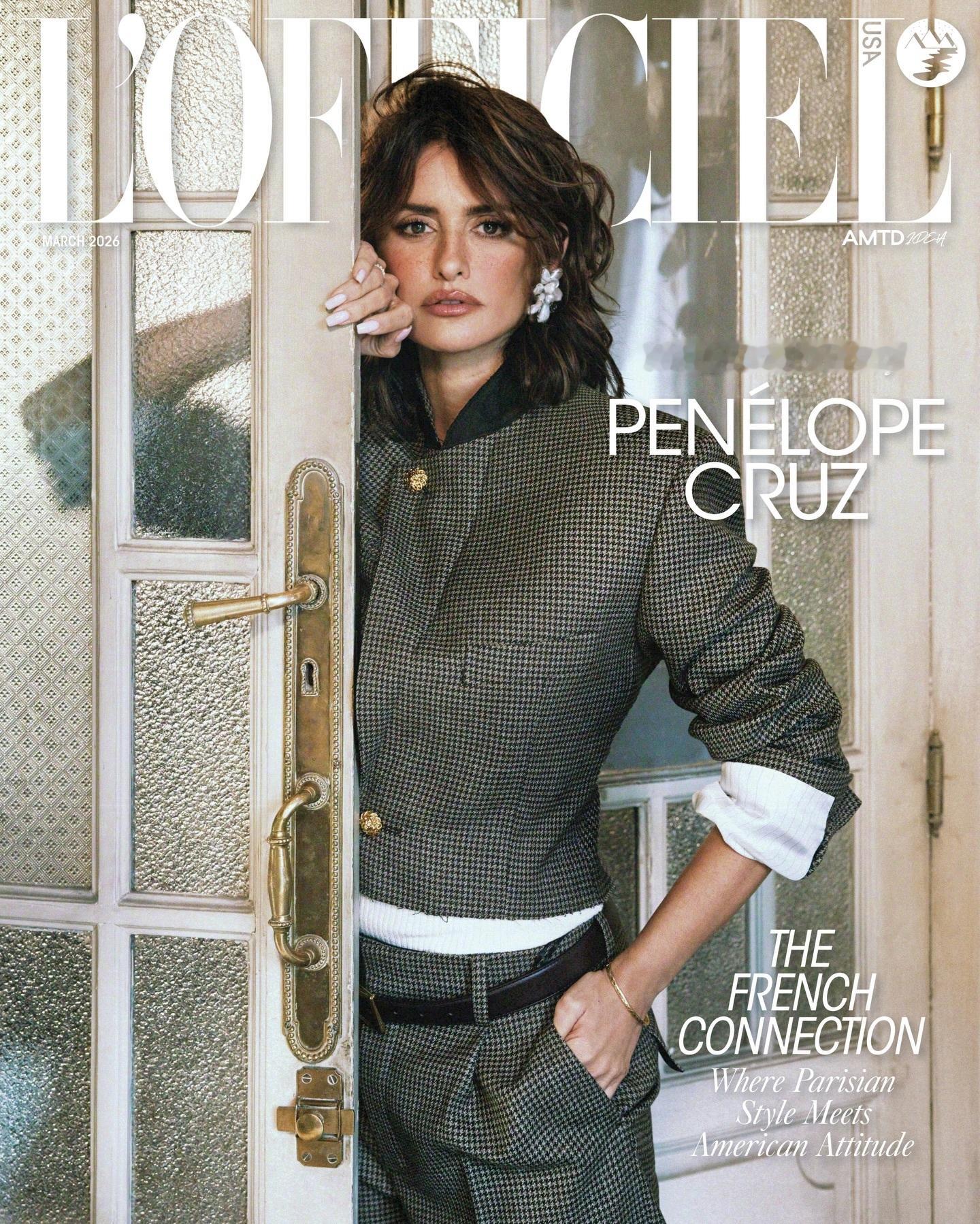 演员佩内洛普·克鲁兹Penelope Cruz身着CHANEL登上《L'OFFI