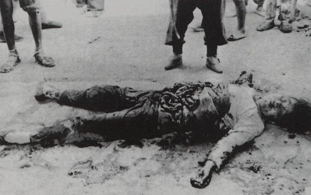 日本侵华反人类罪行铁证！
1941年9月23日，中国中部琅琊山区，一名女性遭到日