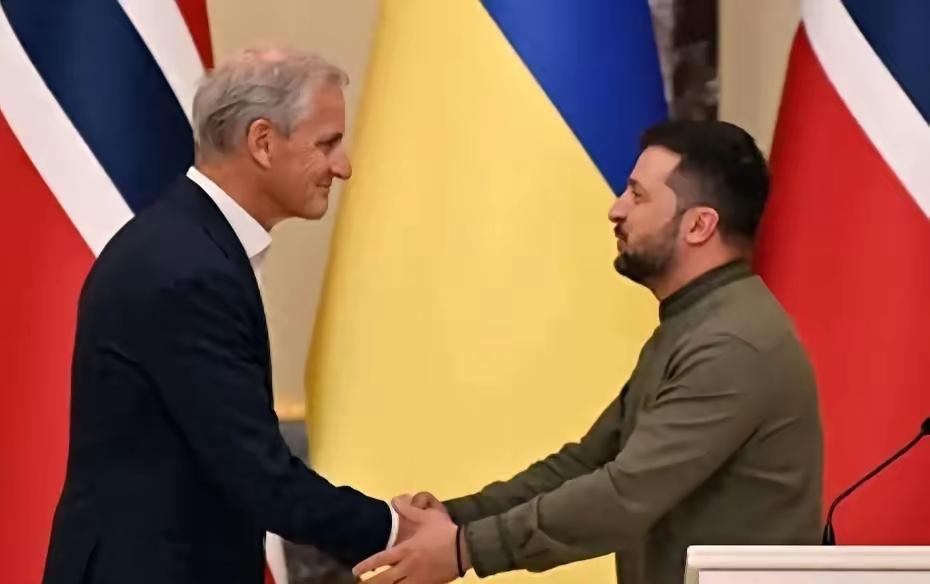 挪威支持乌克兰:大金主，一定要坚持住

最近看有条友对挪威再次无偿援助乌克兰70