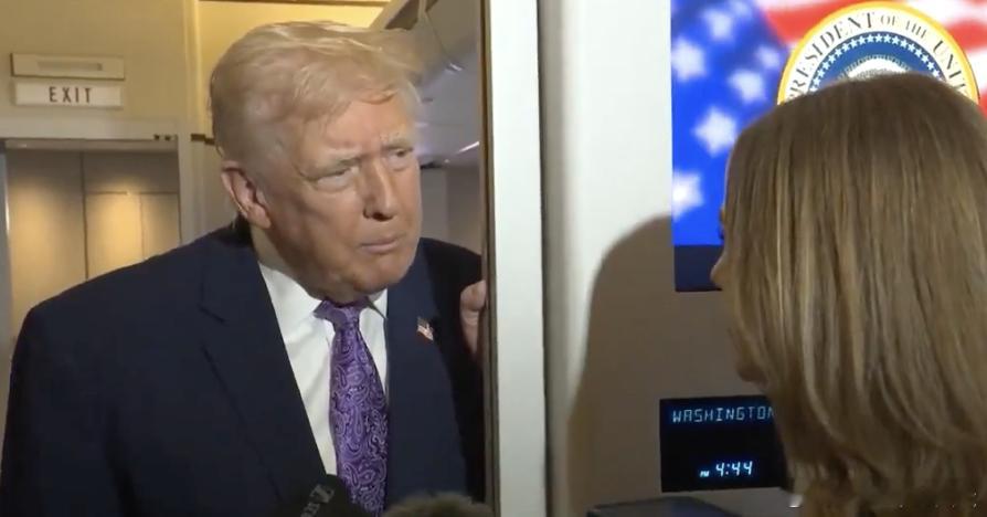 记者：“政府计划暂停庇护多久？”特朗普：“很长时间。我们不想要那些人。我们已经有