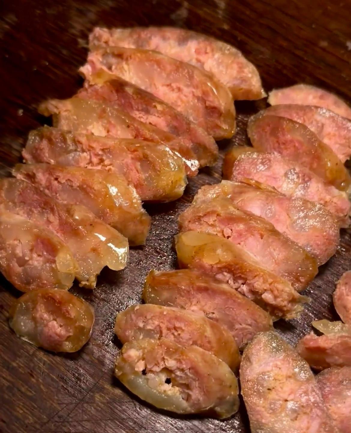 哎哟，听我说个事儿——真是心里堵得慌。

邻居一女儿转了五百块给她妈妈，说今年想