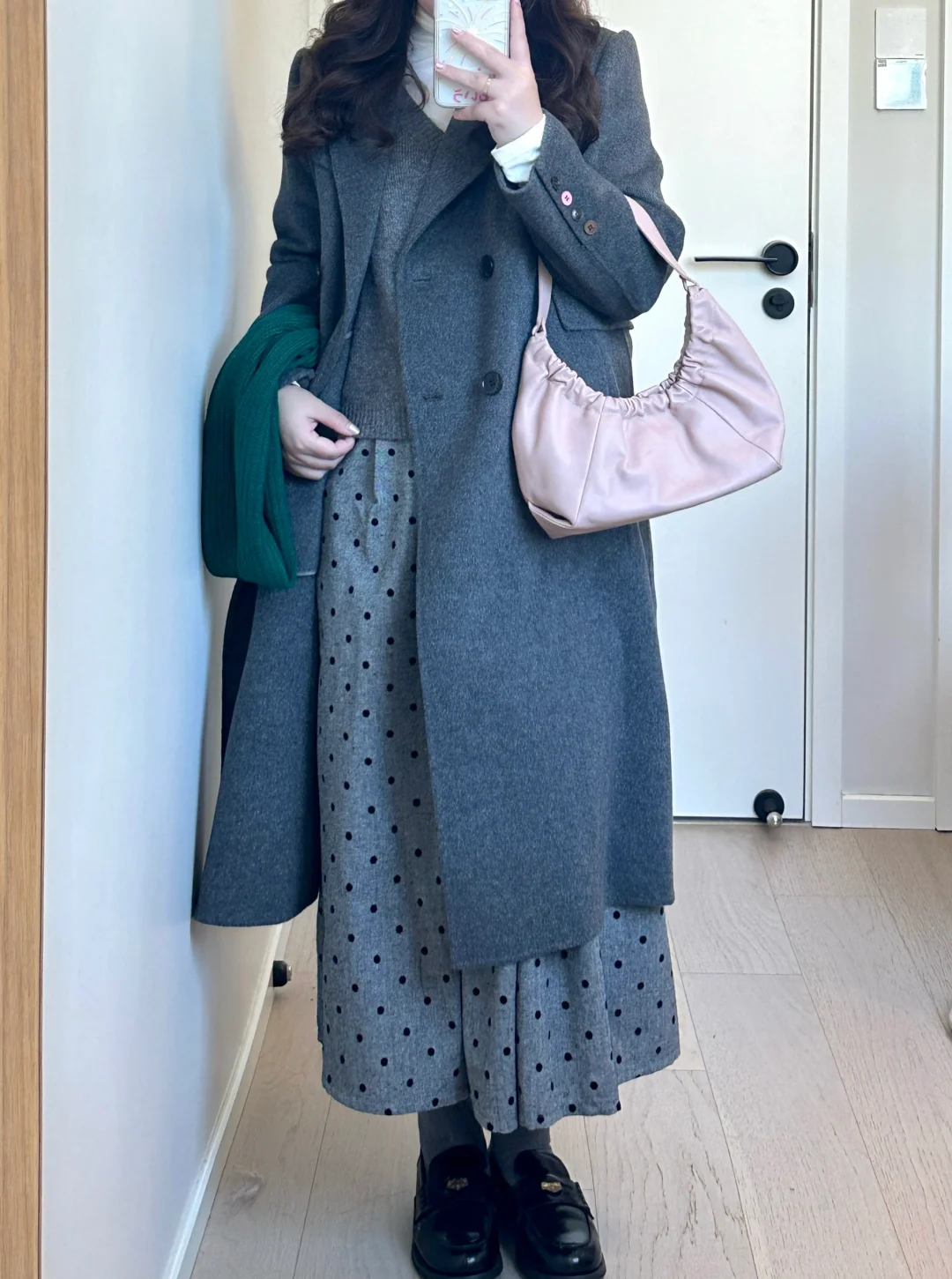 🩶👛灰色大衣好有韩剧女主的气质！