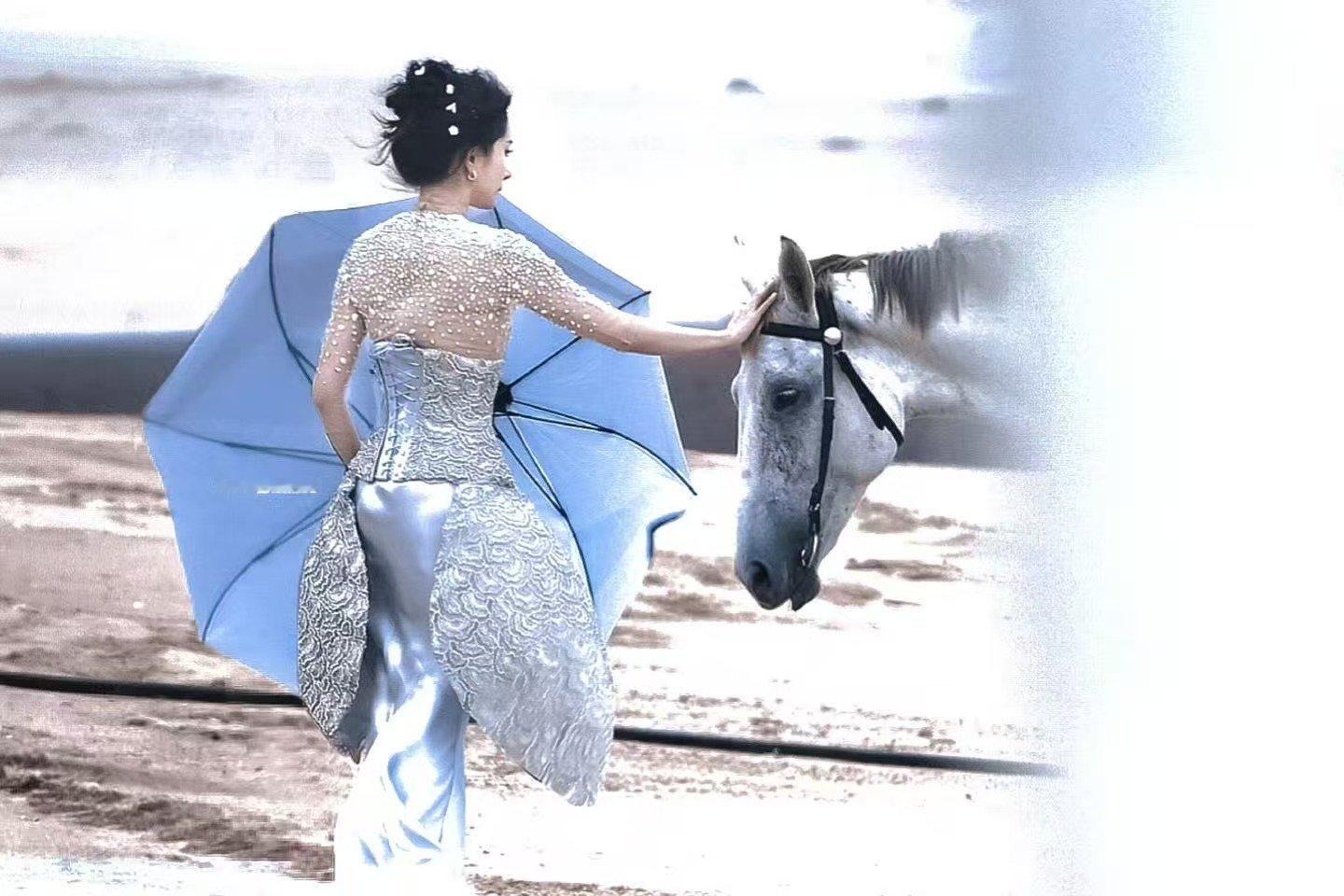 杨幂贝壳鱼尾礼服 完全美人鱼🧜‍♀️上岸 ​​​