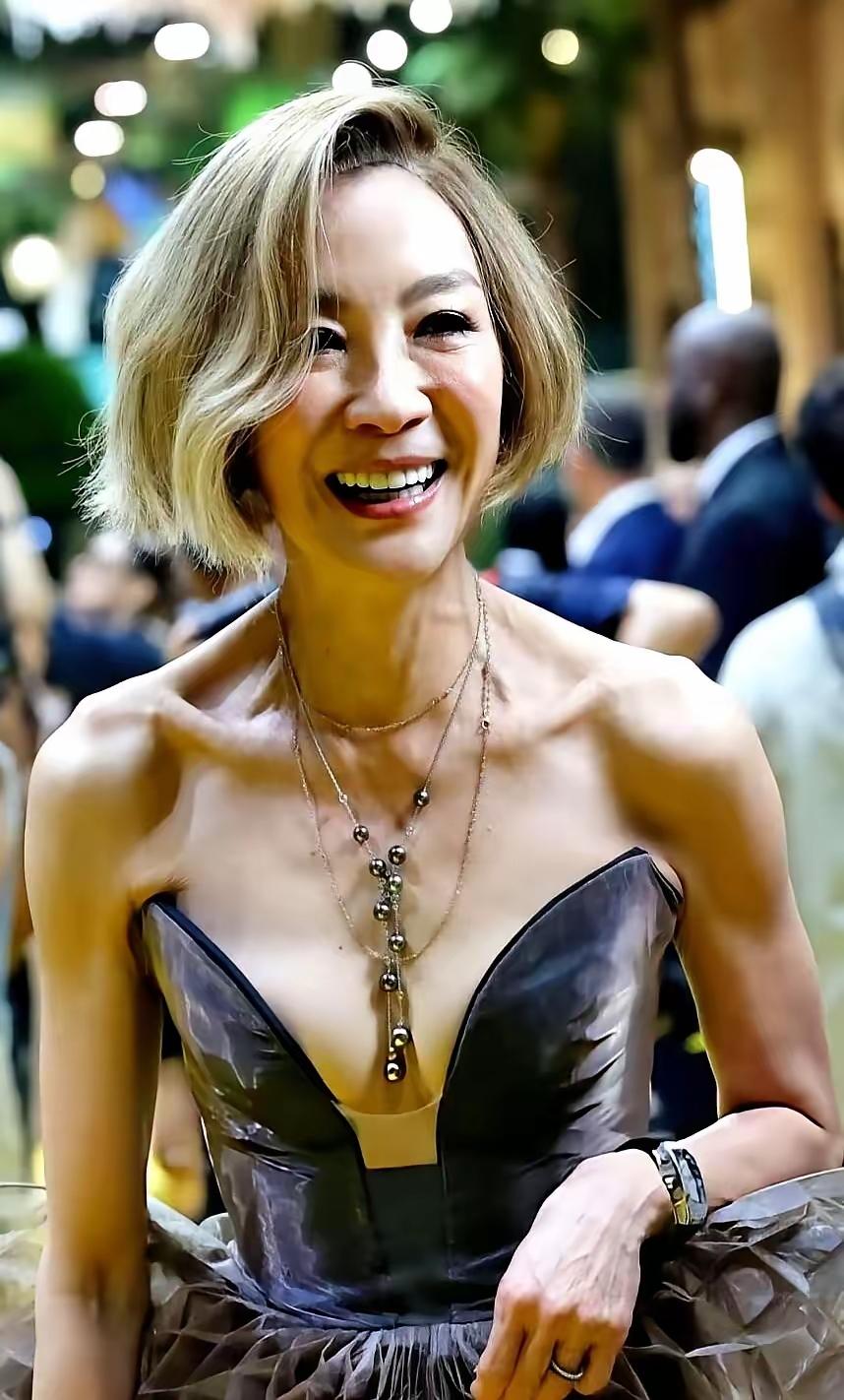 大家是否发现一个规律，美国的华裔女演员，一个比一个丑，
从左至右，这些都是美国影