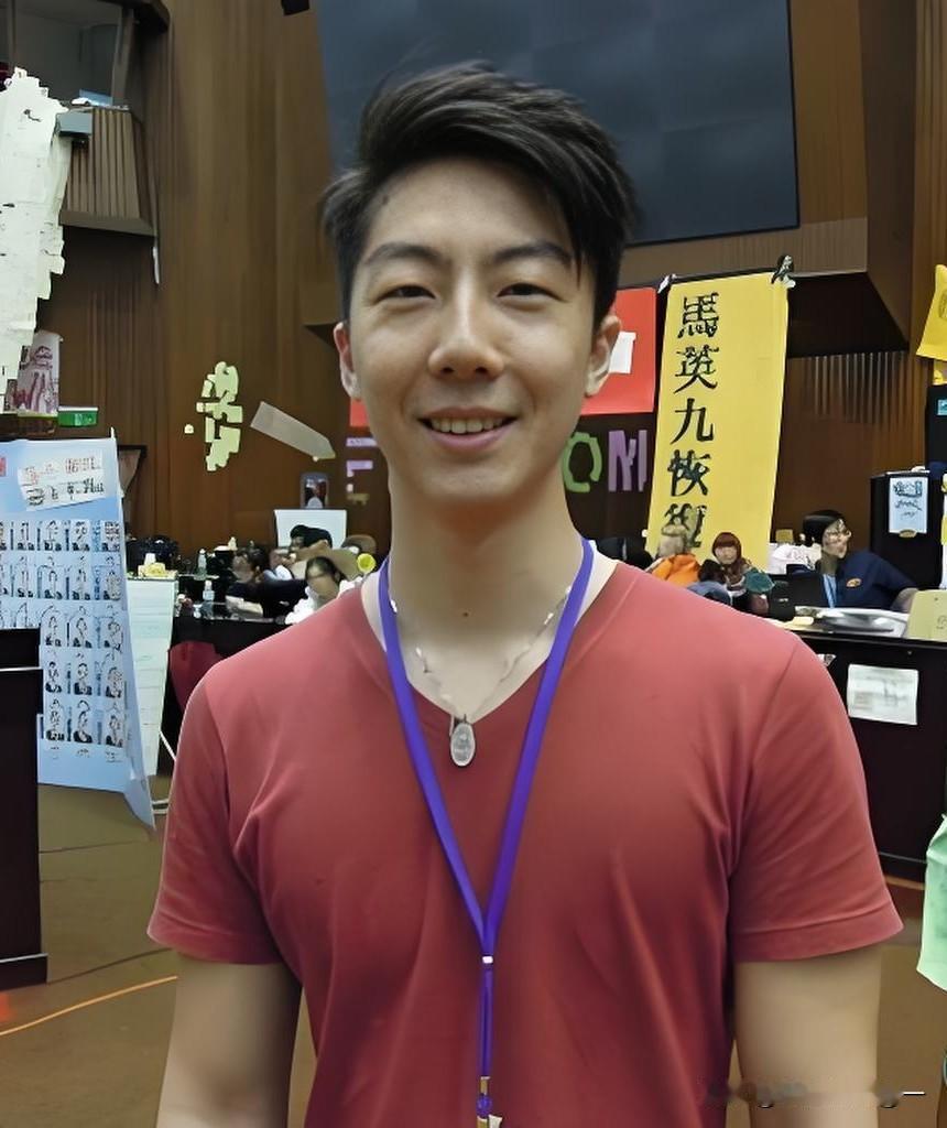 家国大义在前，回头方有归途。
出身将门，自幼浸润家国情怀与民族大义，本该传承先辈