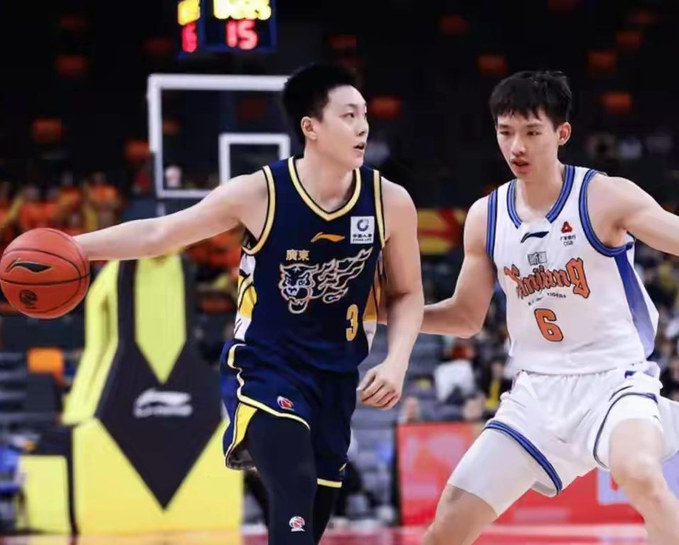 广东22分狂胜夜，胡明轩2分正负值-7

广东男篮这场对阵新疆男篮的比赛，一开场