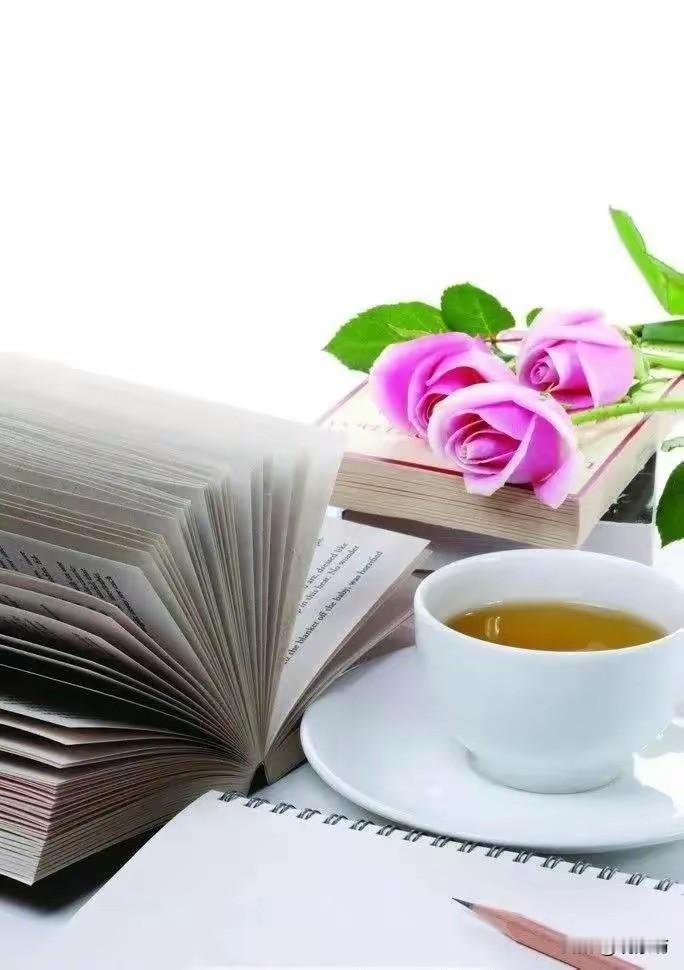 当今社会，教师不仅依然值得尊重，更应是我们心中最温暖的敬意所在。
他们身处信息爆