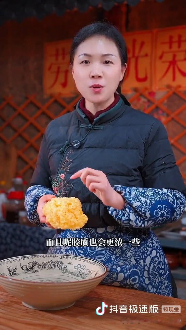 经常有很多姐妹问我为什么我的皮肤这么好，都想知道我是怎么保养的。今天就跟大家分享