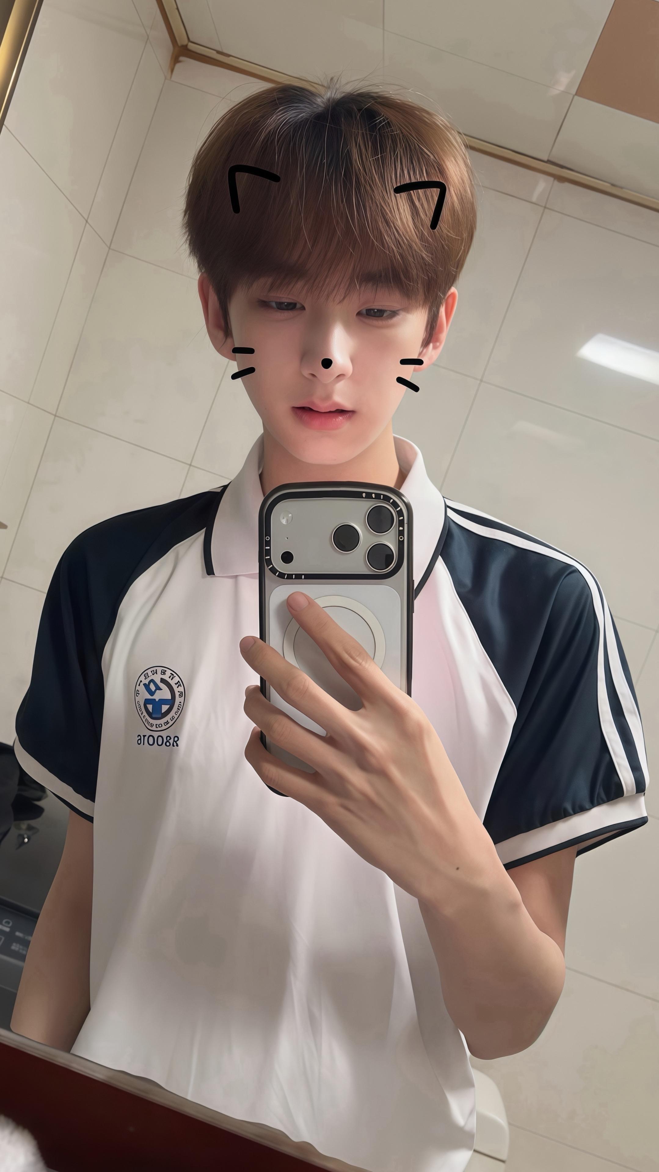 如果我的自拍打动不了你 我就会打的你动不了(*^ω^*)