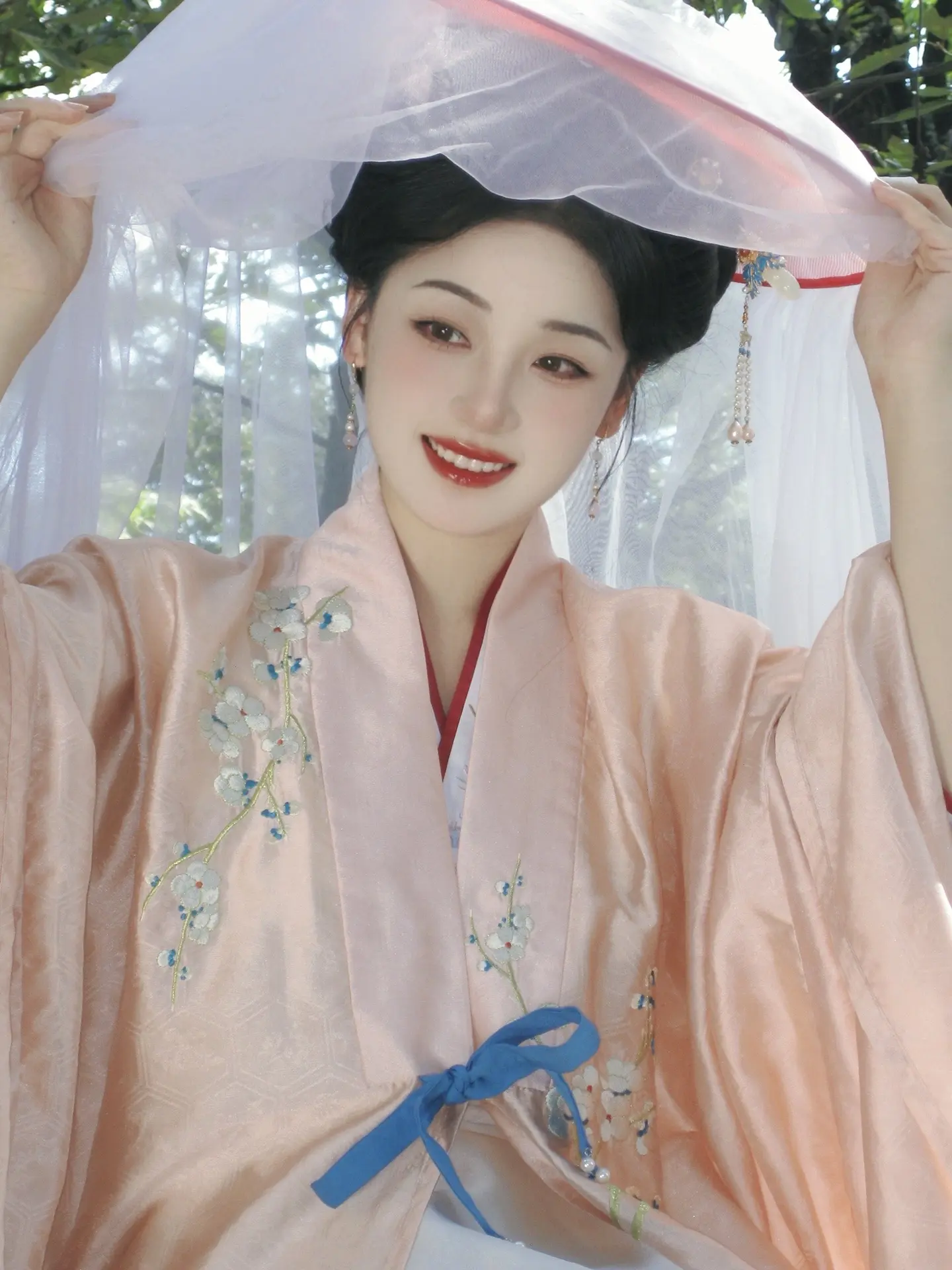 大抵知心有庭树，亭亭一如你风致。