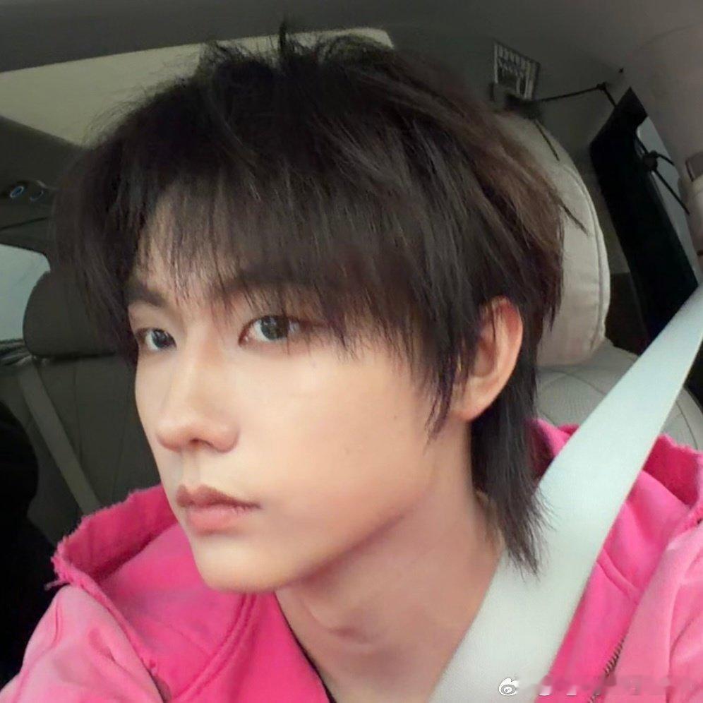 张子墨 被刀锋般的下颌线划伤了好事多墨