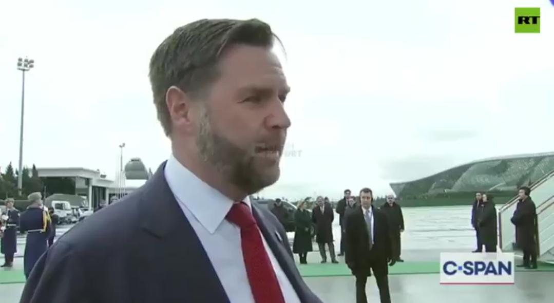 新闻快讯——JD·万斯谈及伊朗“政权更迭”：
“如果伊朗人民想要推翻政权，那是他