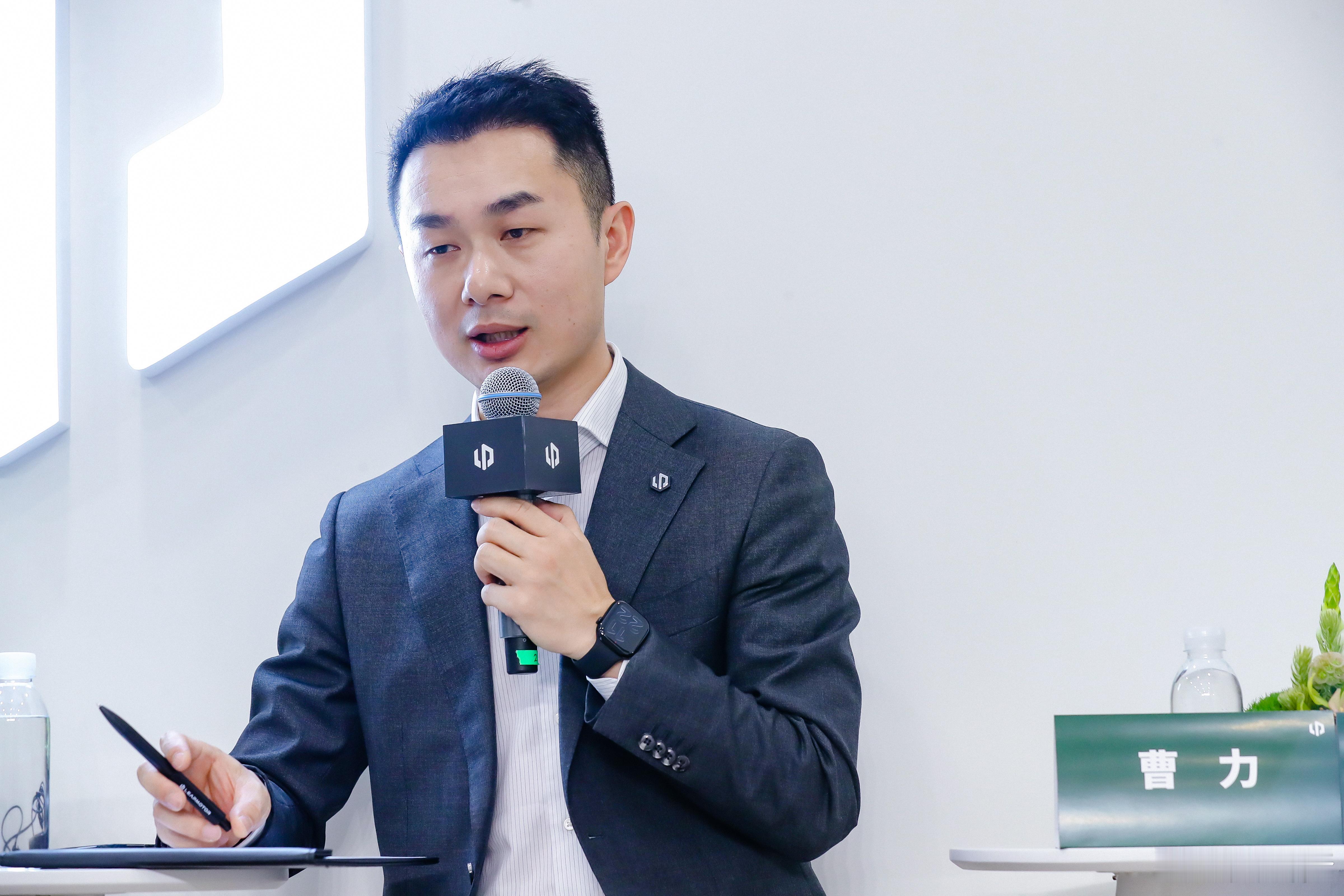 零跑最近在北京车展的专访，这次同样全员都在，朱江明、徐军、曹力，Lafa5 Ul