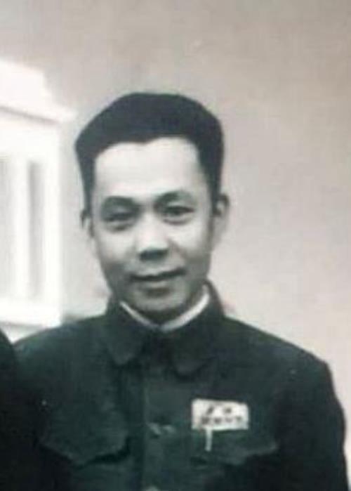 1984年，开国少将孔俊彪回老家，对招待他的县干部说：“我这次回来只住两天，麻烦
