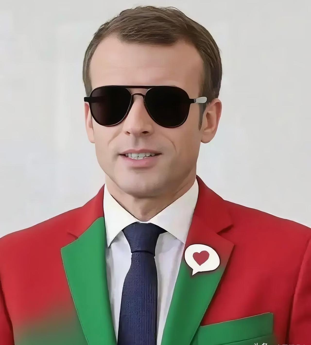 法国消息！
 
12月6日，法国总统马克龙在社交平台X上发文称，他与泽连斯基通电