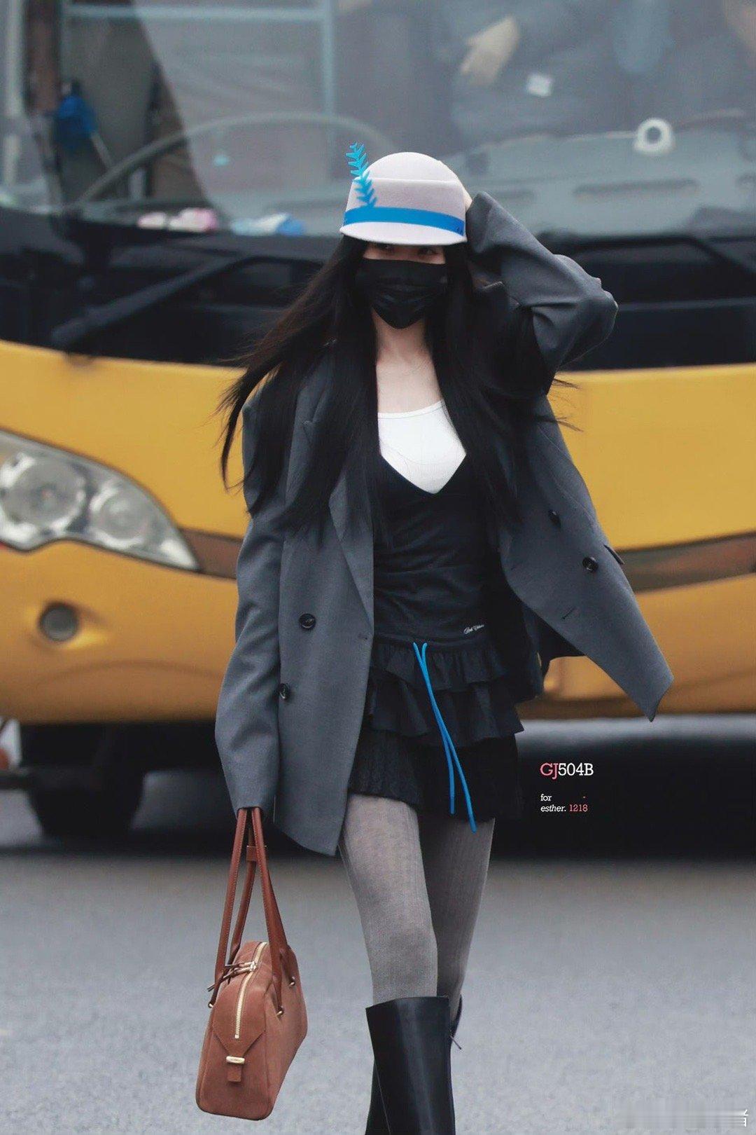 虞书欣《云初令》今日饭拍，百变小欣上班