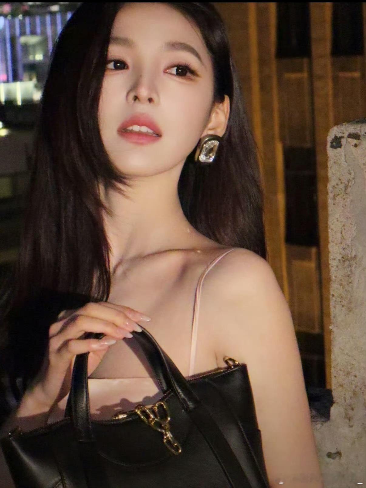 章若楠这张脸又美又飒好权威章若楠这张脸杀疯了