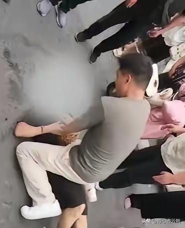 钱王津，男，汉族，现役军人，江苏淮安人。2026年7月27日傍晚六点多，他趁着探