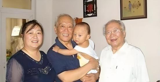 2004年，季羡林69岁的儿子季承因与妻子感情不和离婚，娶了比自己小40岁的保姆