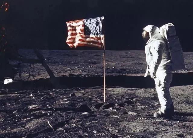 【阿波罗登月造假的阴谋论，其实是一些美国佬早就玩剩下的—
关于阿波罗登月造假的阴
