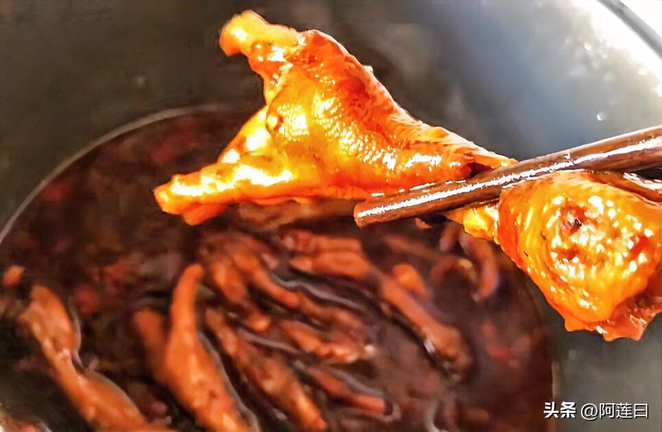 今晚315晚会清清楚楚的告诉我们，这个社会只认钱！315看的让我很气愤，那些还在