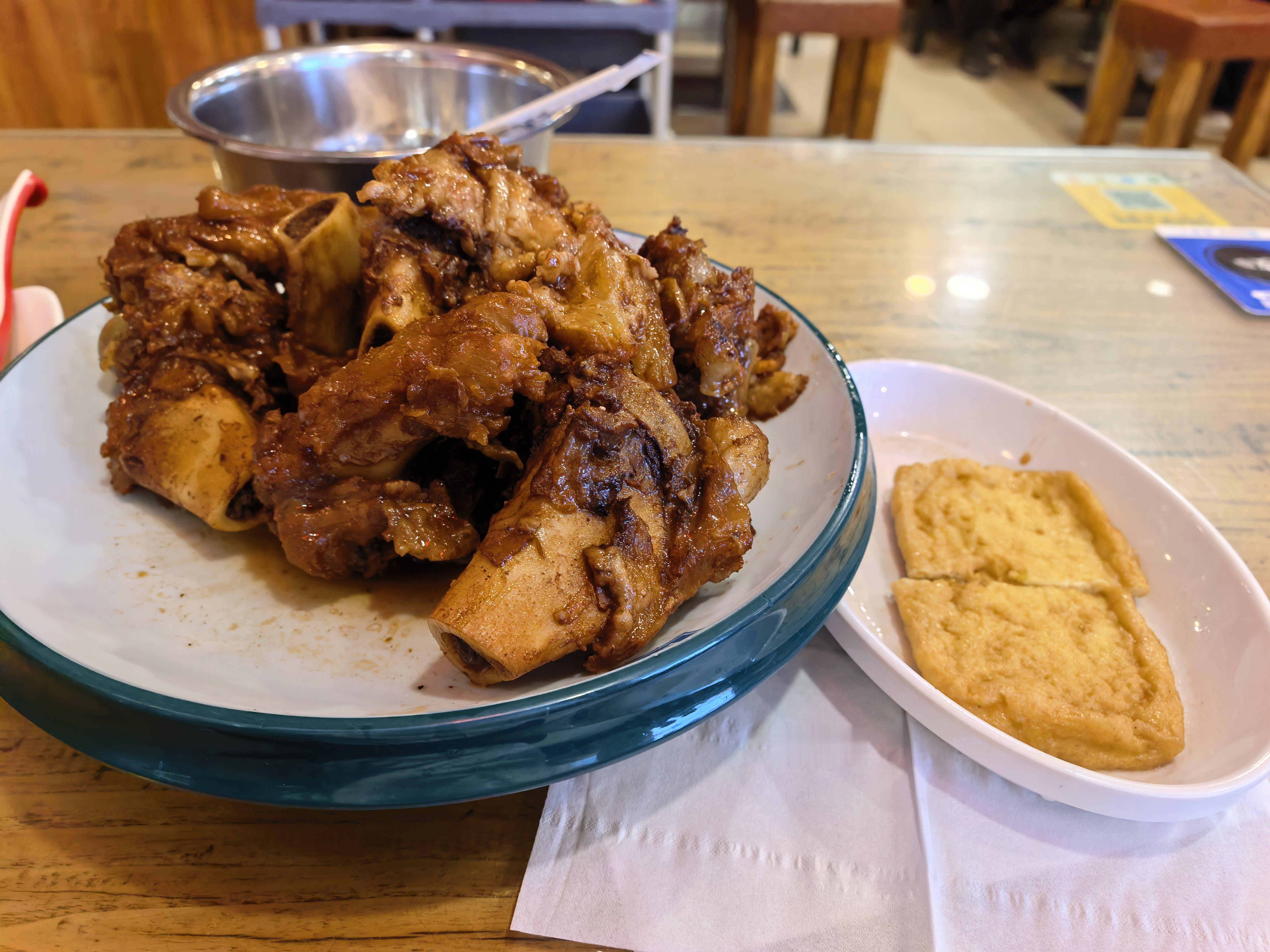 今天不吃面，吃大肉。财经