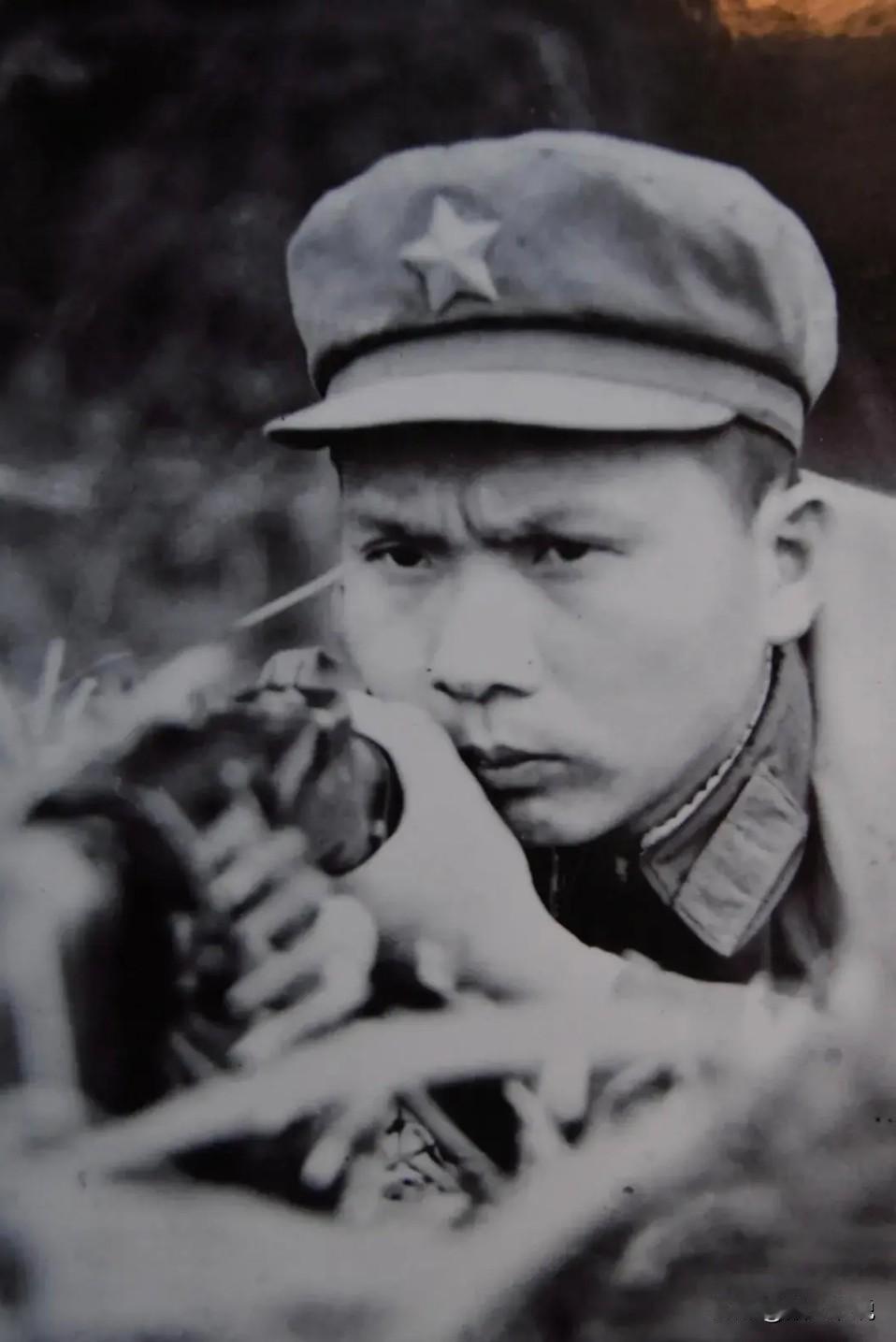 ​马国民，福建漳州芗城人，1954年11月出生，1974年8月入伍。在部队，他先