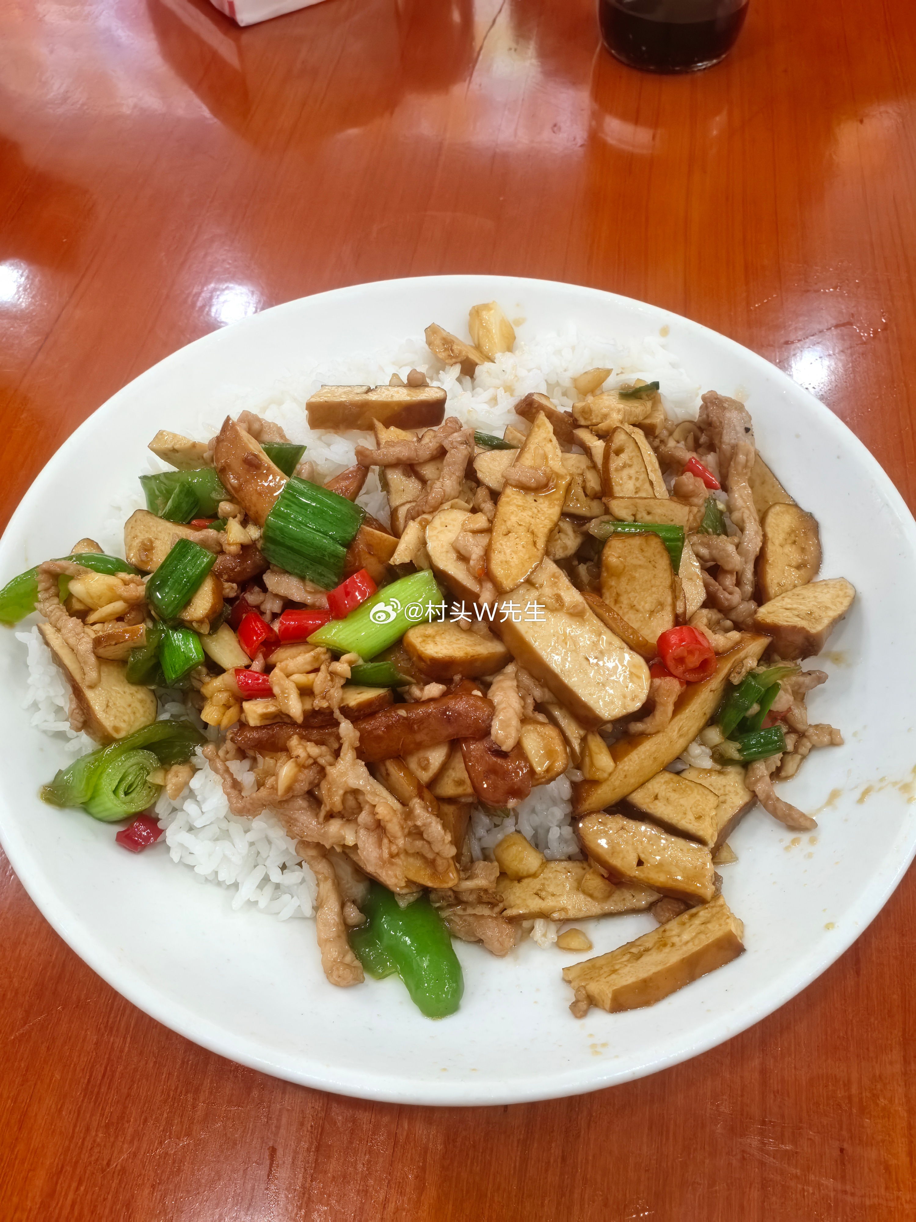 食堂午饭超级难吃   外面的拯救了我 