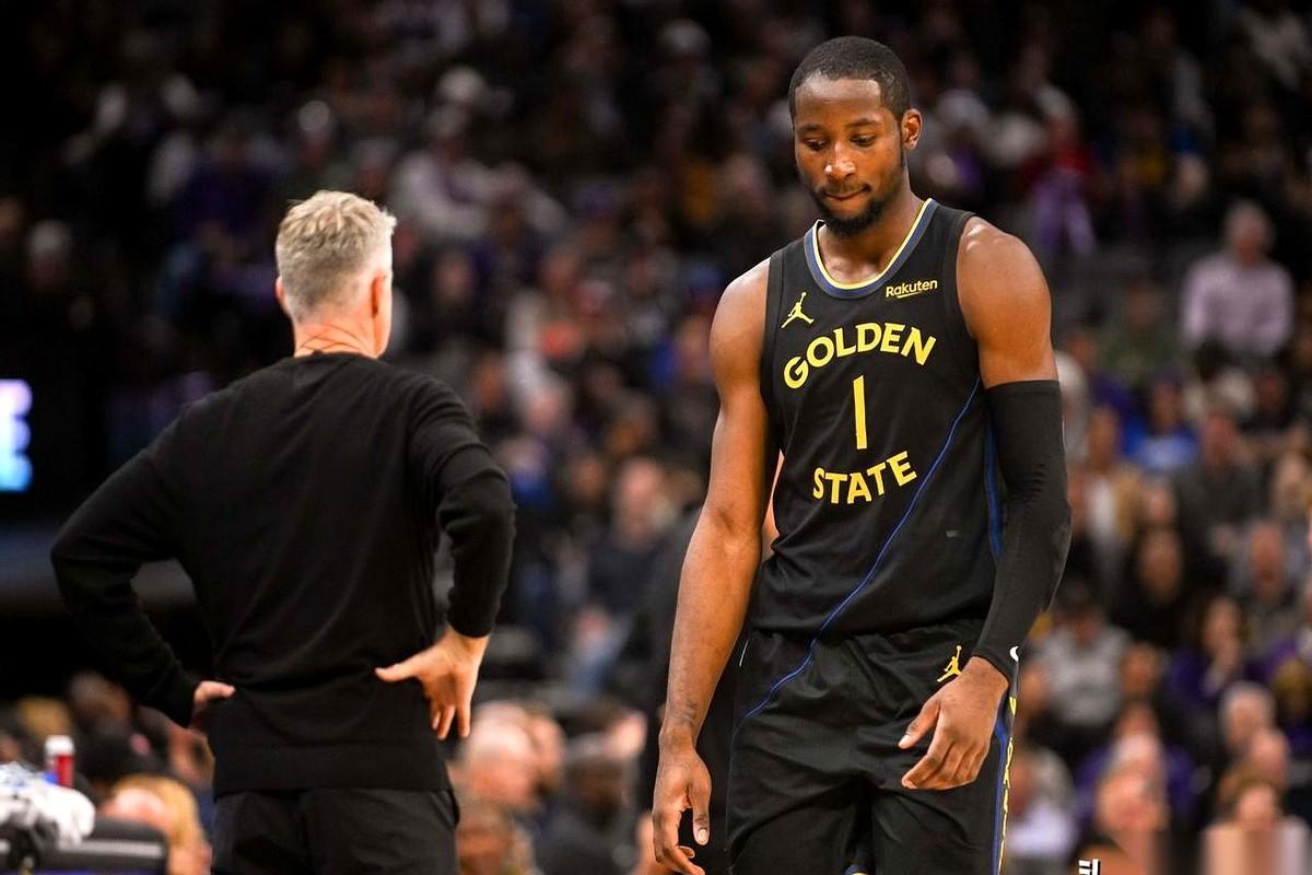 老鹰队正在上演一场足以载入史册的“自杀式反杀”。
谁能想到，这支在常规赛亲手拆掉