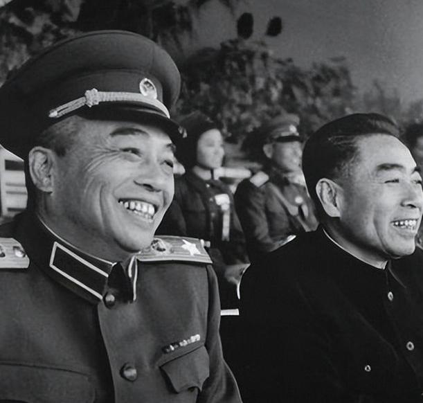 1951年夏，志司正在召开“第五次战役总结会”，彭老总突然指着第58师师长，喊：