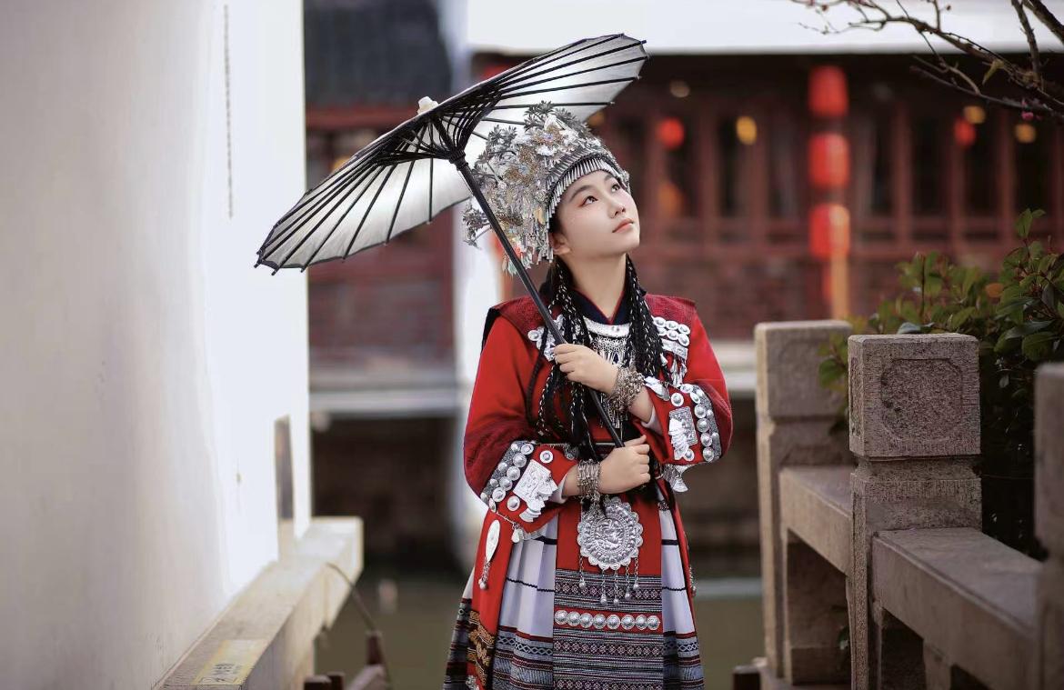女人对男人最大的误解还真不少。很多女人觉得男人不易动感情，其实他们情感丰富，只是
