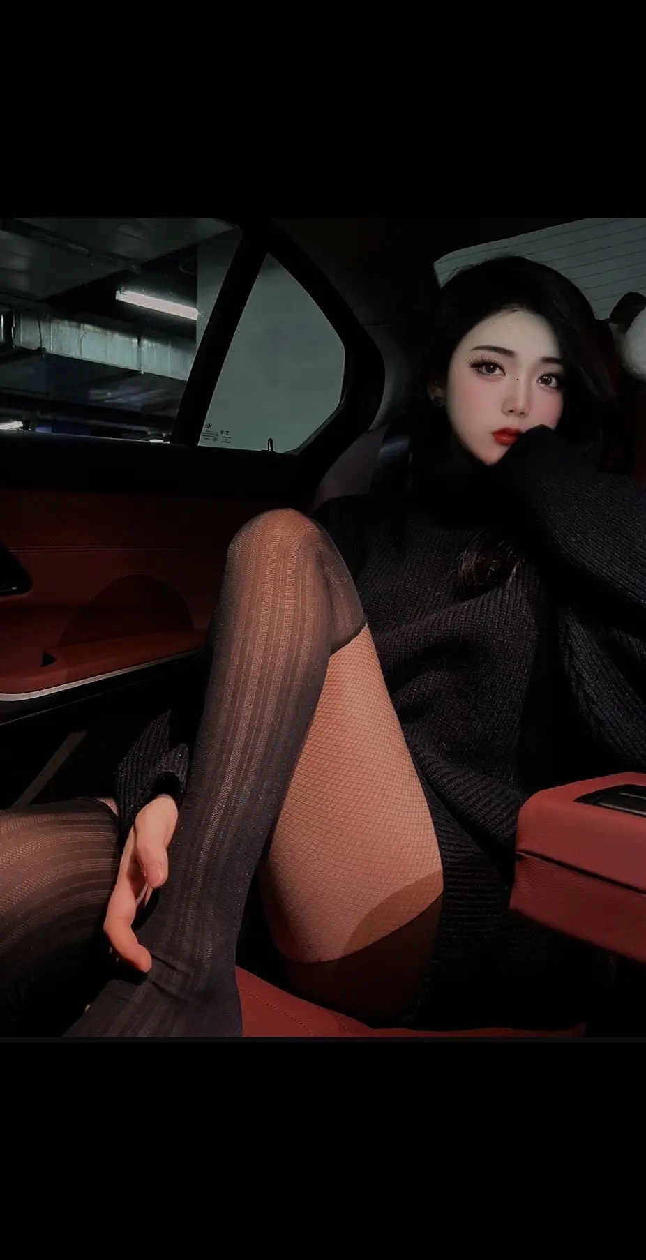 所以你和她亲嘴的时候，也会想起我的脚吗？